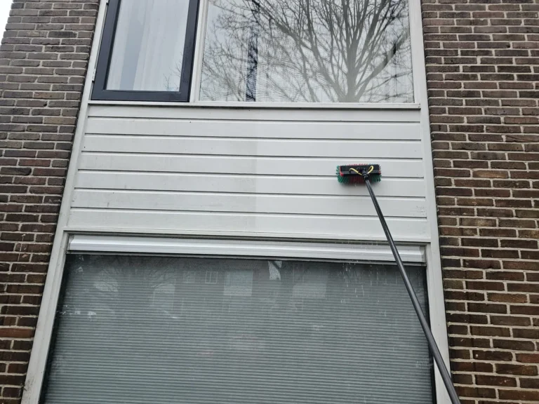 Houtwerk en kunststof reinigen Noord Holland professioneel