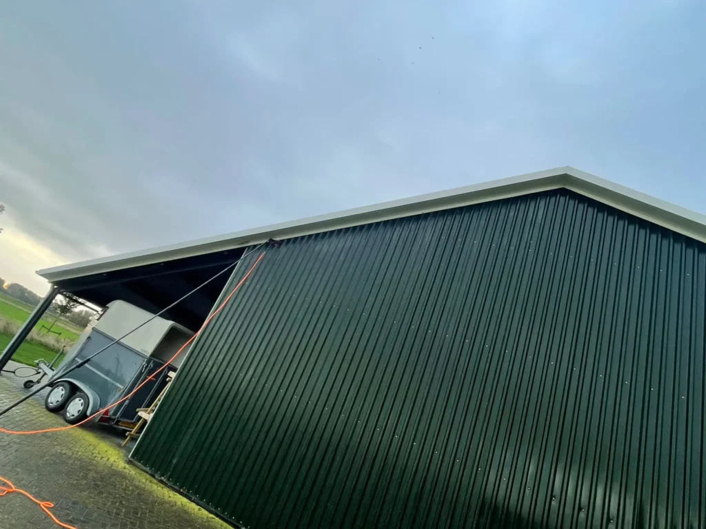 Eindresultaat boeidelen reiniging loods Familie Moses streeploos schoon Kings Cleaning