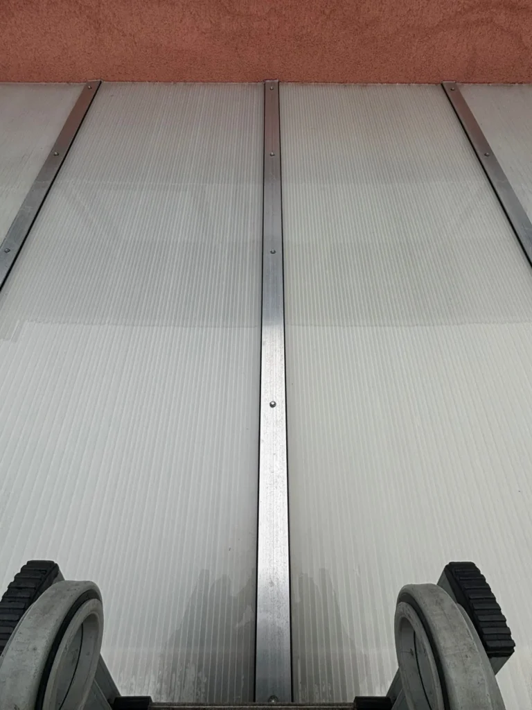 Overkapping reiniging Biesboschstraat Alkmaar na osmosewater reiniging Kings Cleaning