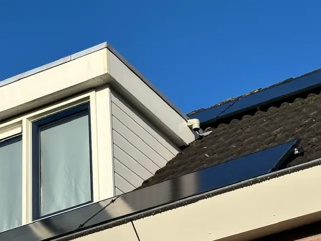 Eindresultaat dakkapel reiniging Kwikstaartlaan Alkmaar Kings Cleaning